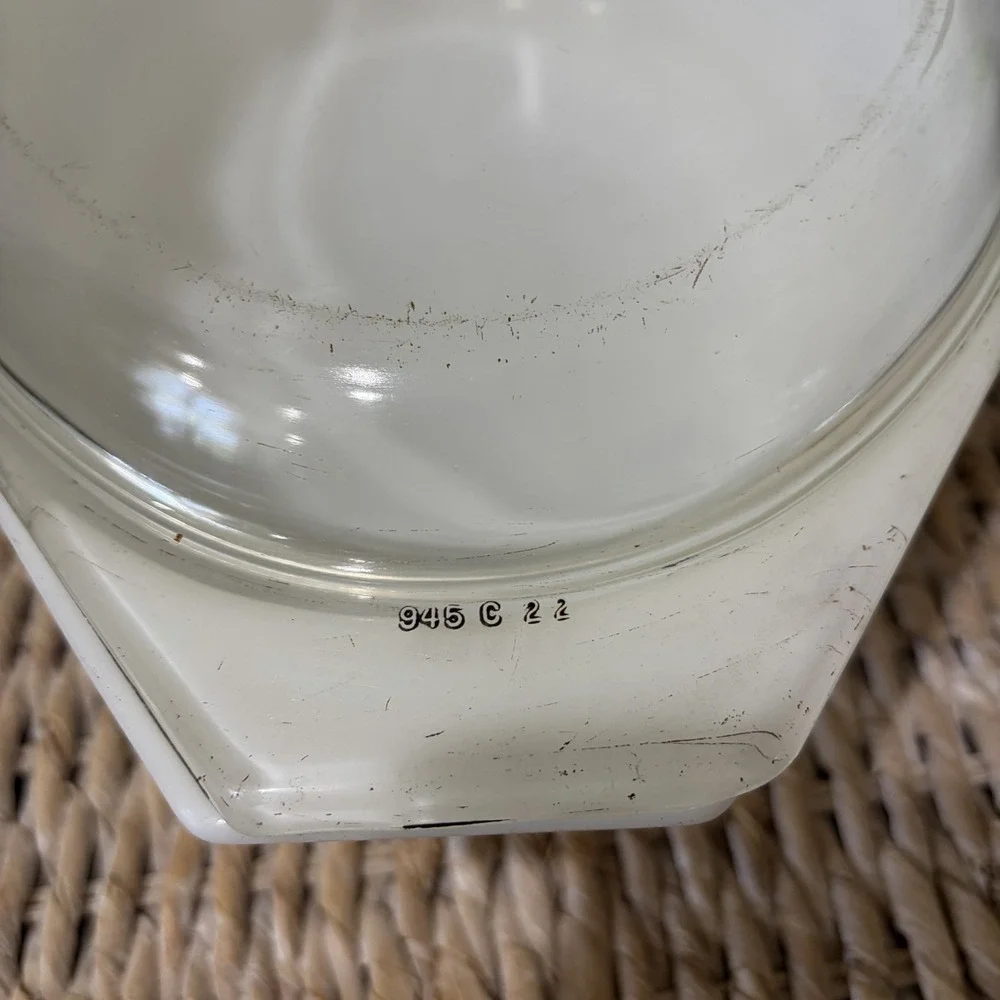 Vintage Pyrex Empire Scroll 